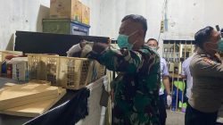 Lembaga Pemasyarakatan (Lapas) Kelas IIA Serang melaksanakan razia gabungan kamar hunian dalam rangka meningkatkan keamanan dan ketertiban.
