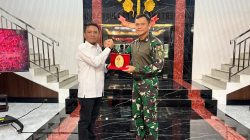 PWI Provinsi Banten melakukan silaturahmi ke Markas Grup 1 Kopassus di Gedung Serambi Kehormatan, Serang, pada Kamis (16/10/2025)